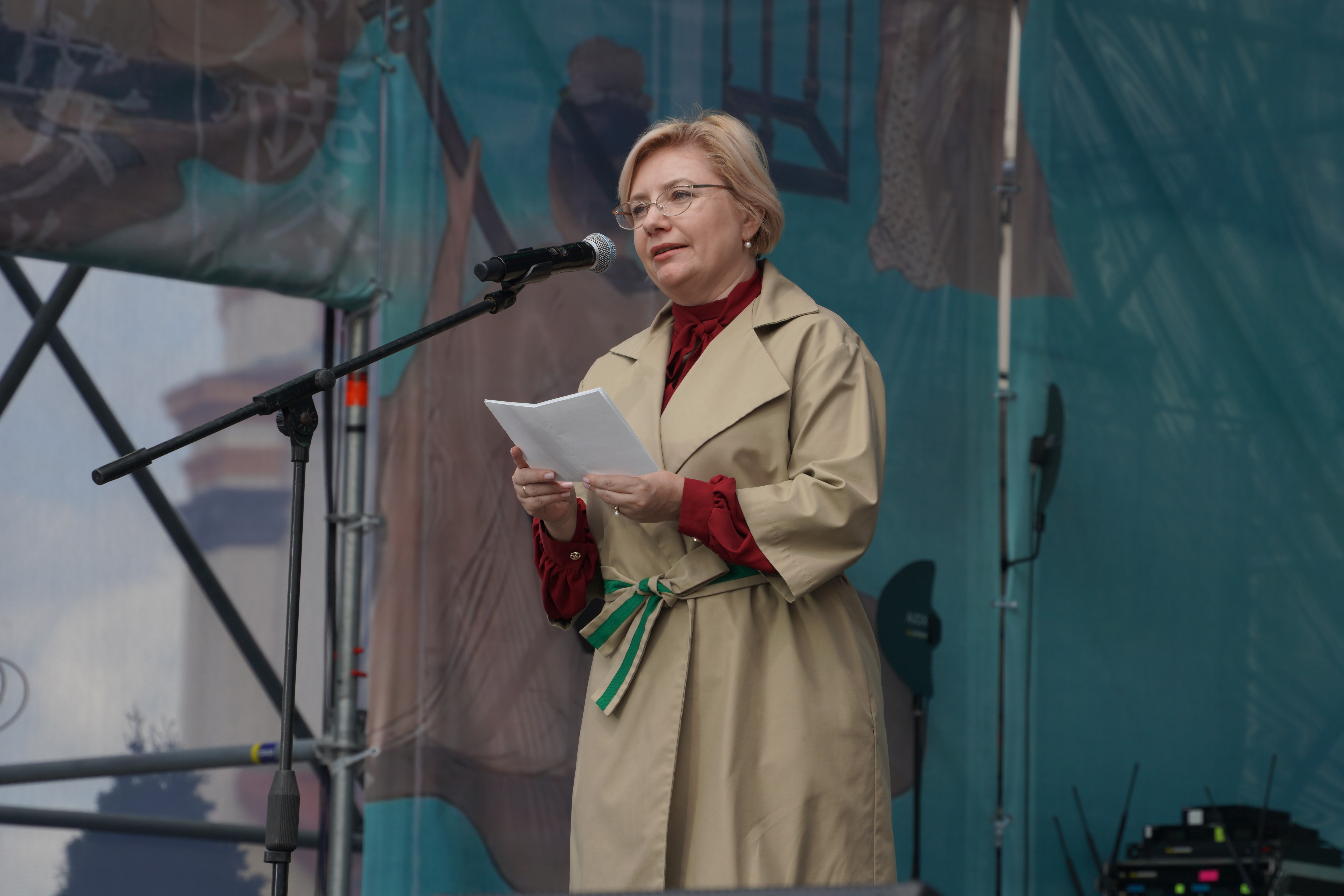 拉扎列維奇在活動(dòng)開幕式上發(fā)表致辭。中國駐白俄羅斯大使館供圖