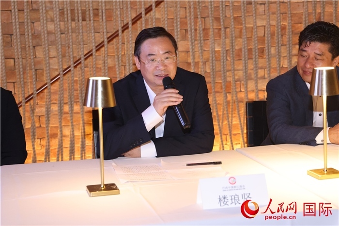 浙江省麗水市海外聯(lián)誼會會長樓瑯堅(jiān)在座談會上致辭。 人民網(wǎng)記者 時(shí)元皓攝