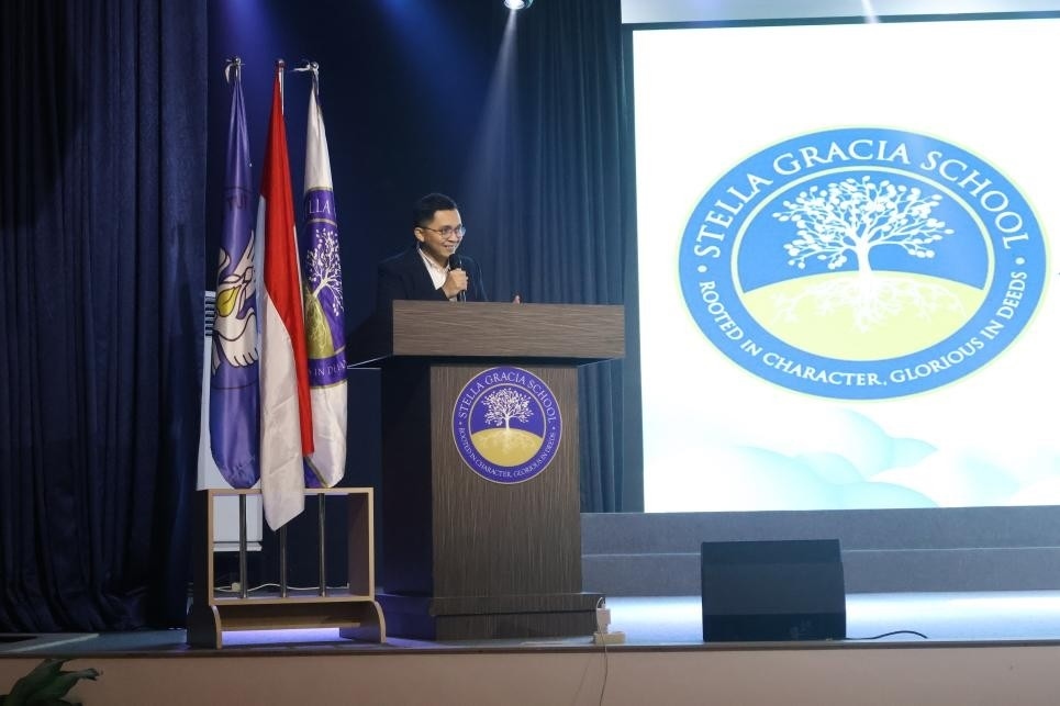 安德魯致辭。哈山努丁大學(xué)孔子學(xué)院供圖