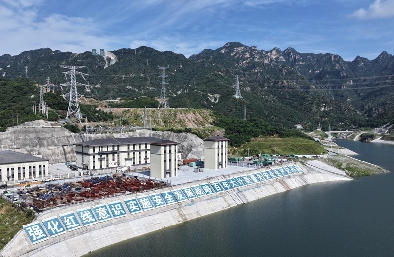 河北易縣:抽水蓄能電站配套工程500千伏特高壓送出線路投運(yùn)(4)XxjpsgC007023_20250827_PEPFN0A001.jpg